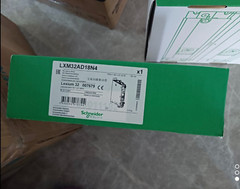 For NEW Schneider Servo Drive LXM32AD18N4 18A RMS peak current 3-phase 480V